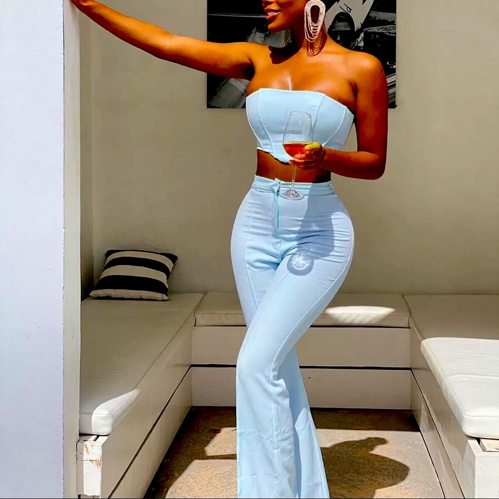 Gorgeous women’s pants set!